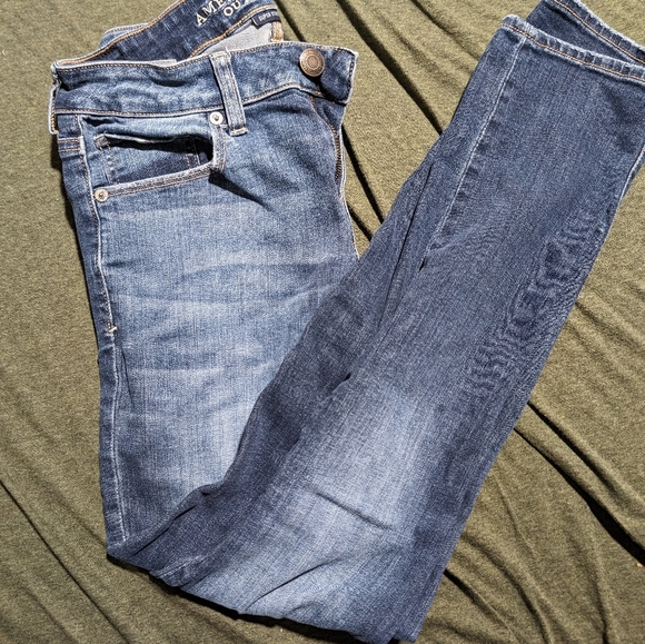 American Eagle Outfitters Denim - American Eagle Super Stretch Jeans Size 6